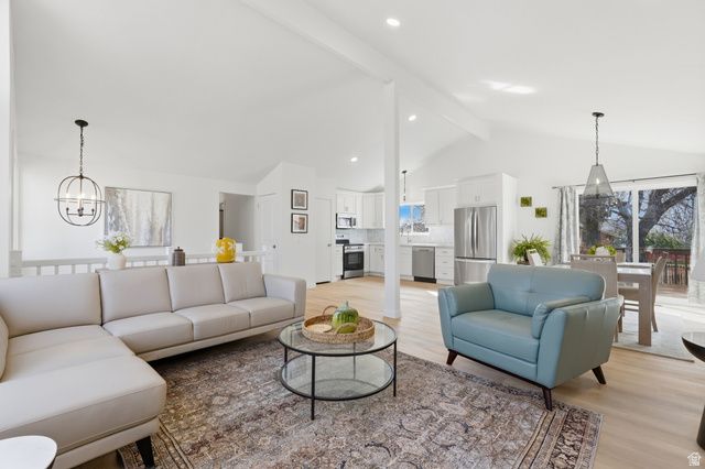 9828 S PINEHURST DR, Sandy, UT 84092