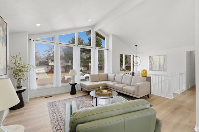 9828 S PINEHURST DR, Sandy, UT 84092