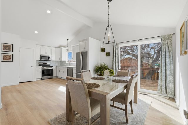 9828 S PINEHURST DR, Sandy, UT 84092