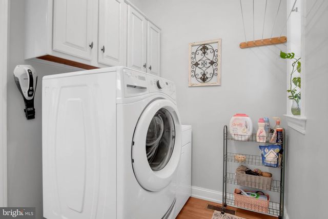 528 W SIMPSON ST, Mechanicsburg, PA 17055