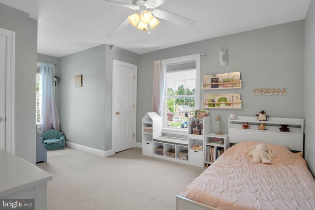 528 W SIMPSON ST, Mechanicsburg, PA 17055