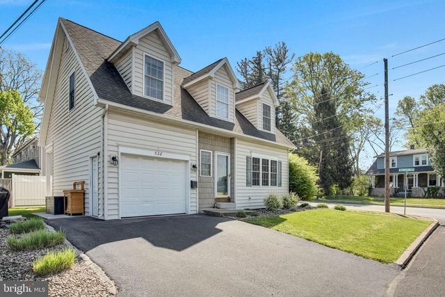 528 W SIMPSON ST, Mechanicsburg, PA 17055