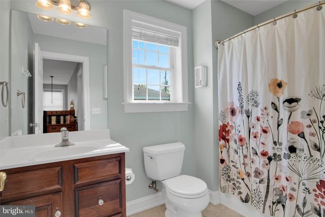 528 W SIMPSON ST, Mechanicsburg, PA 17055