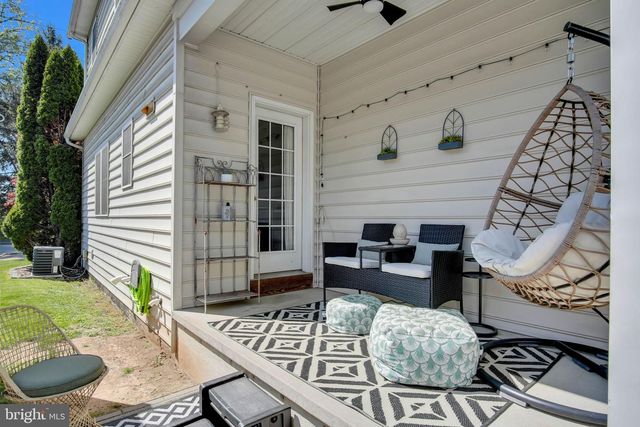 528 W SIMPSON ST, Mechanicsburg, PA 17055