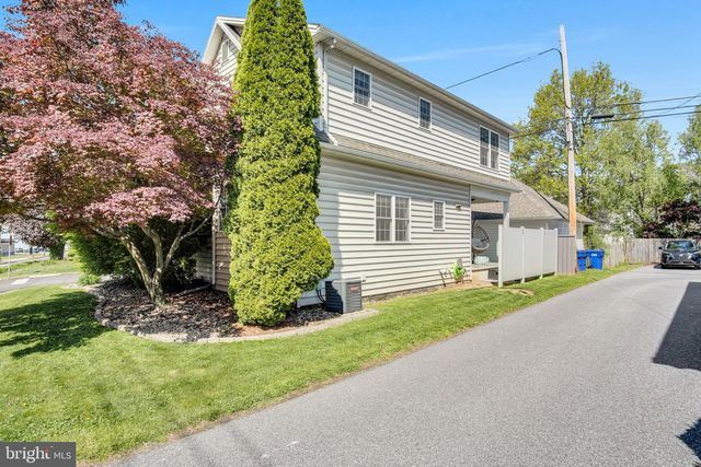 528 W SIMPSON ST, Mechanicsburg, PA 17055
