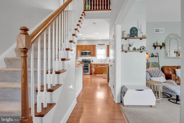 528 W SIMPSON ST, Mechanicsburg, PA 17055