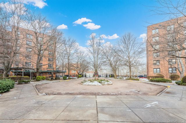 150-15 72nd Rd 5G, Kew Garden Hills, NY 11367