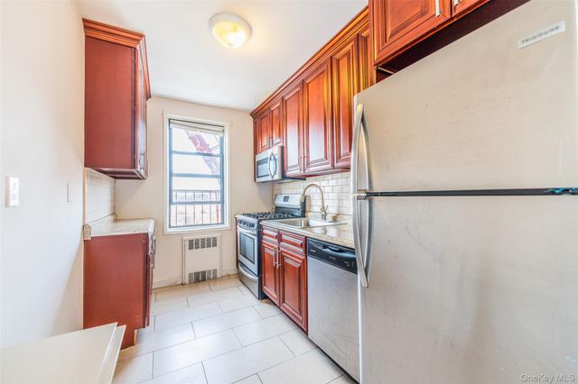 150-15 72nd Rd 5G, Kew Garden Hills, NY 11367