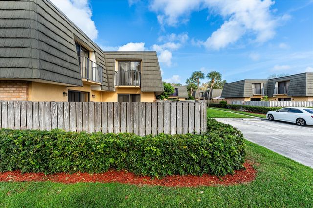 1624 16th Way, West Palm Beach, FL 33407