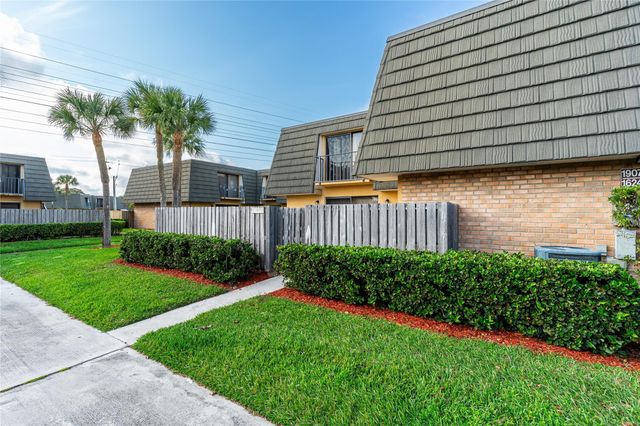 1624 16th Way, West Palm Beach, FL 33407
