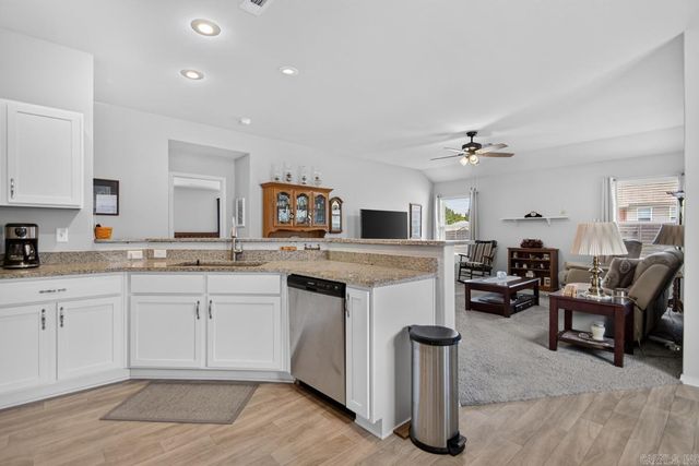 3000 Emerald Park Trail, Bauxite, AR 72011
