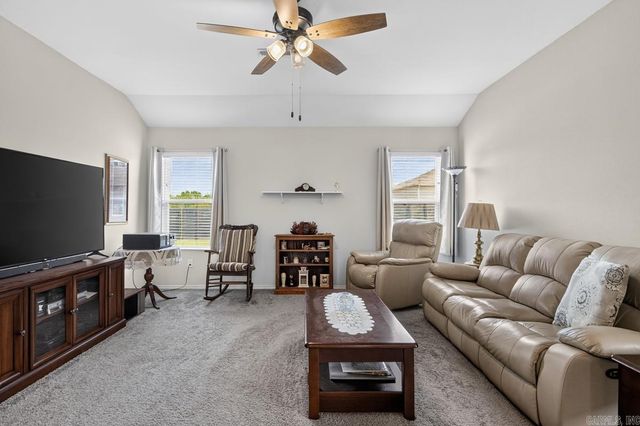 3000 Emerald Park Trail, Bauxite, AR 72011
