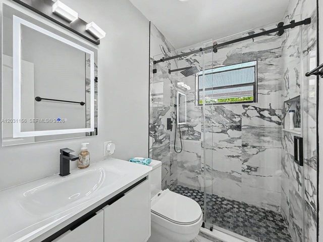 4265 W 8th Ave, Hialeah, FL 33012
