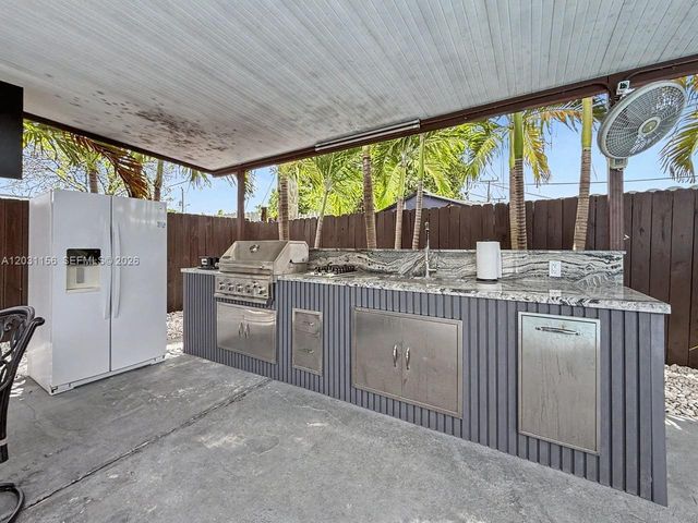 4265 W 8th Ave, Hialeah, FL 33012
