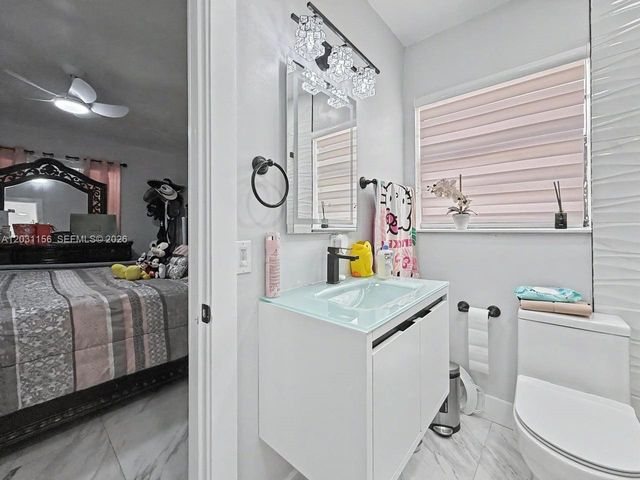 4265 W 8th Ave, Hialeah, FL 33012