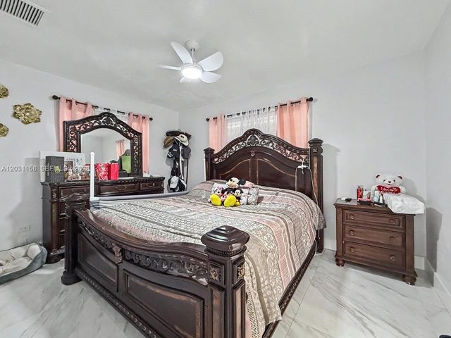 4265 W 8th Ave, Hialeah, FL 33012