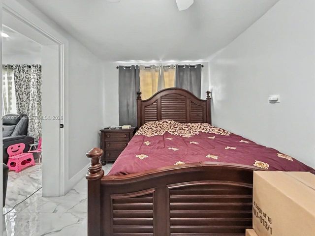 4265 W 8th Ave, Hialeah, FL 33012