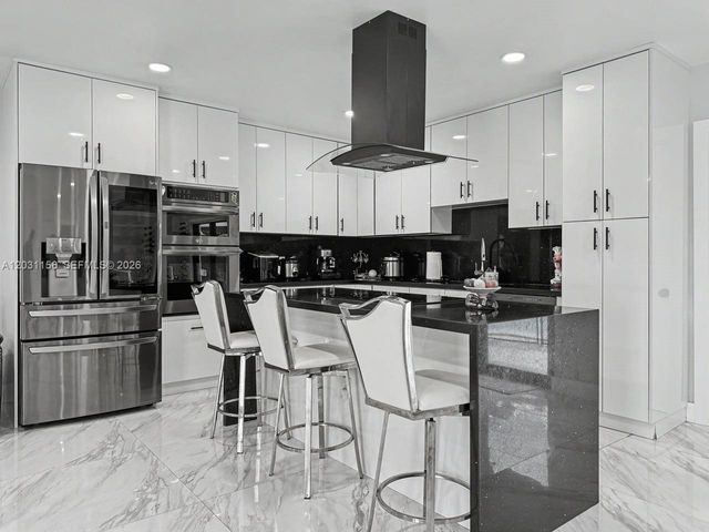 4265 W 8th Ave, Hialeah, FL 33012