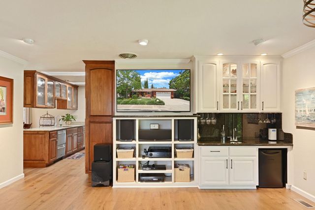 1909 W Vine St, Lodi, CA 95242