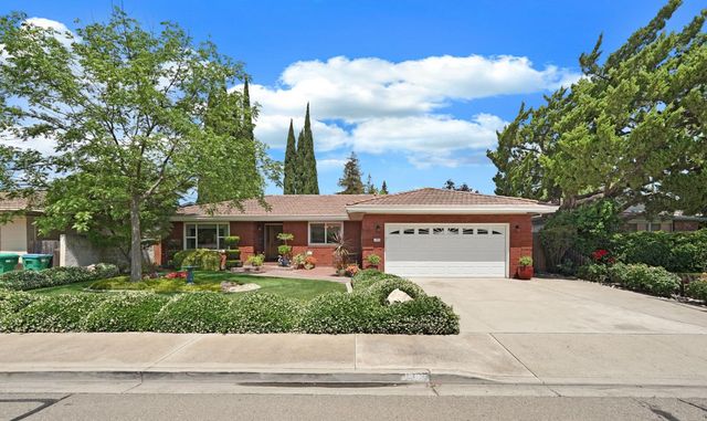 1909 W Vine St, Lodi, CA 95242