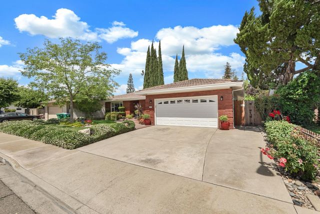 1909 W Vine St, Lodi, CA 95242