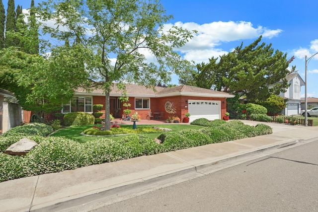 1909 W Vine St, Lodi, CA 95242