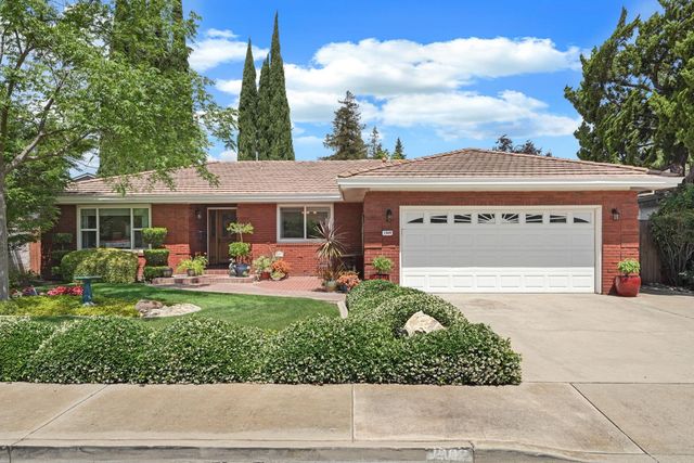 1909 W Vine St, Lodi, CA 95242