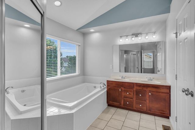 9024 Georgian Court, Florence, KY 41042