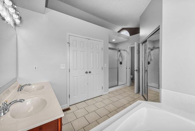 9024 Georgian Court, Florence, KY 41042