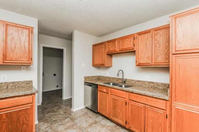 1359 Lincolnshire Way, Fort Worth, TX 76134