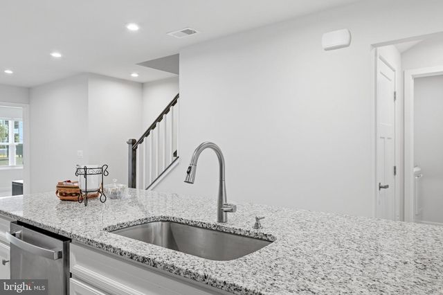 106 HARDY, Winchester, VA 22602