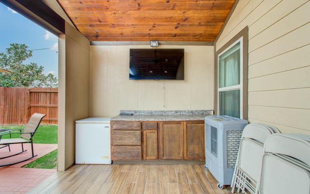 20730 Oakley Falls Drive, Katy, TX 77449