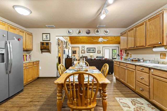 426 Private Road 7219, Jefferson, TX 75657