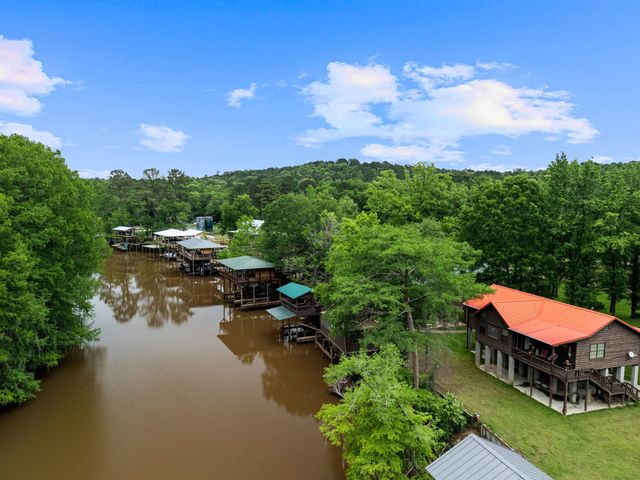 426 Private Road 7219, Jefferson, TX 75657