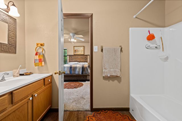 426 Private Road 7219, Jefferson, TX 75657