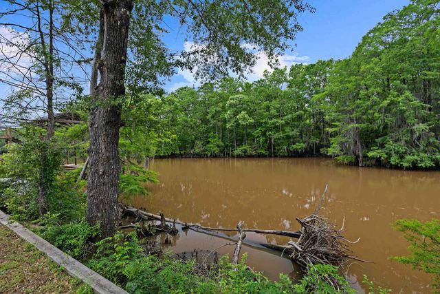 426 Private Road 7219, Jefferson, TX 75657