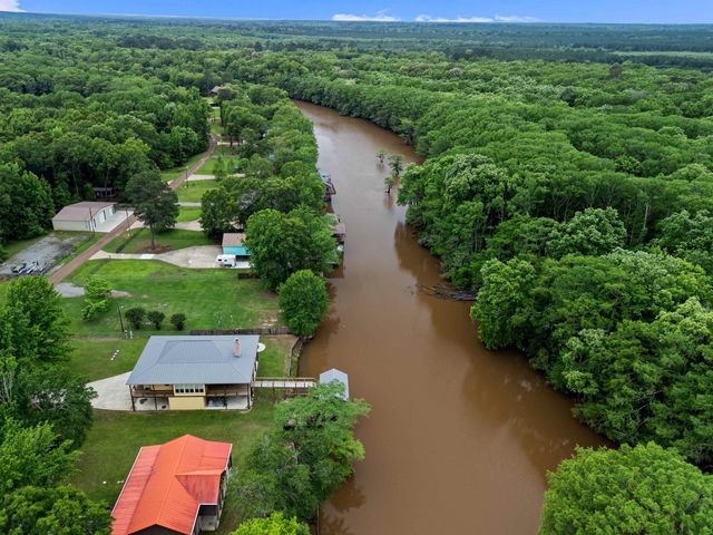 426 Private Road 7219, Jefferson, TX 75657