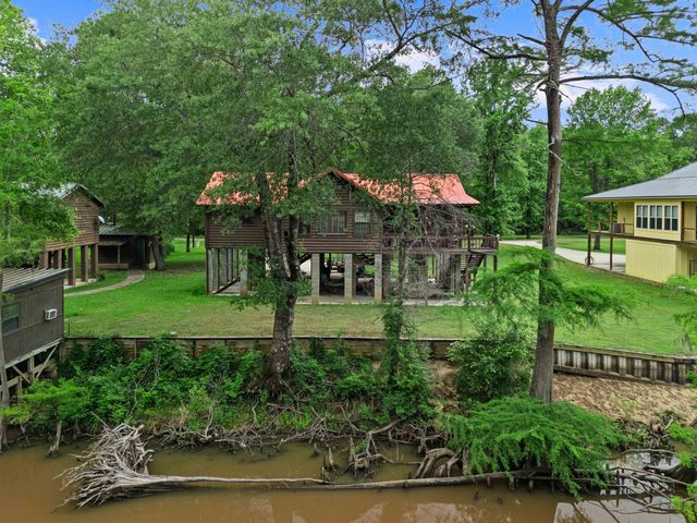426 Private Road 7219, Jefferson, TX 75657