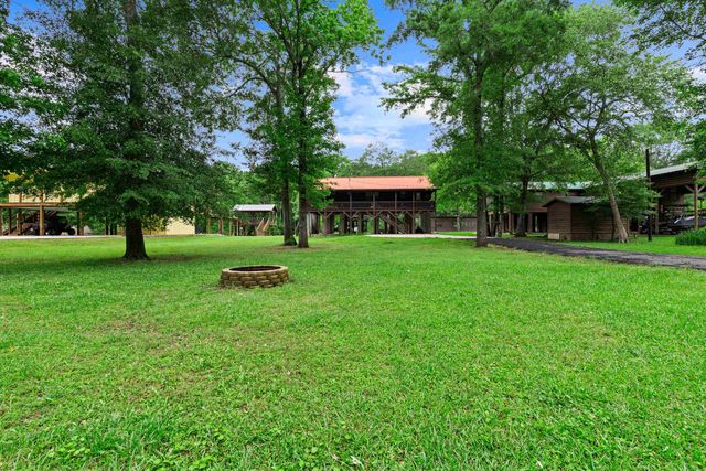 426 Private Road 7219, Jefferson, TX 75657