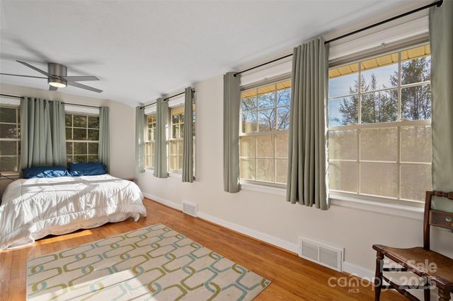 233 Rolling Drive, Waynesville, NC 28786