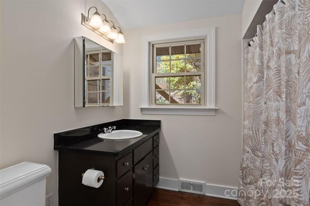 233 Rolling Drive, Waynesville, NC 28786