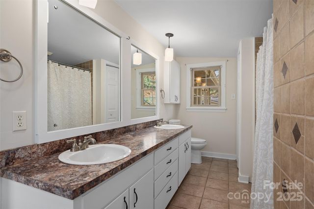 233 Rolling Drive, Waynesville, NC 28786