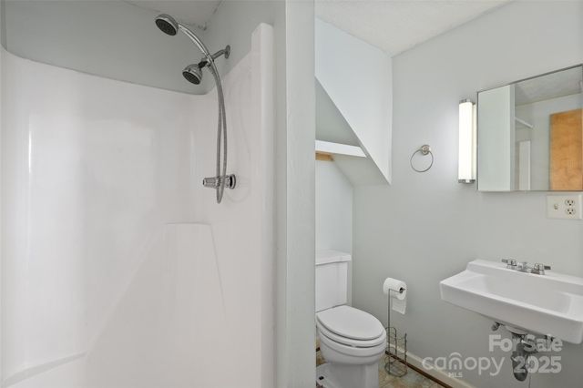 233 Rolling Drive, Waynesville, NC 28786