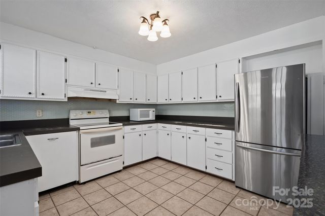 233 Rolling Drive, Waynesville, NC 28786