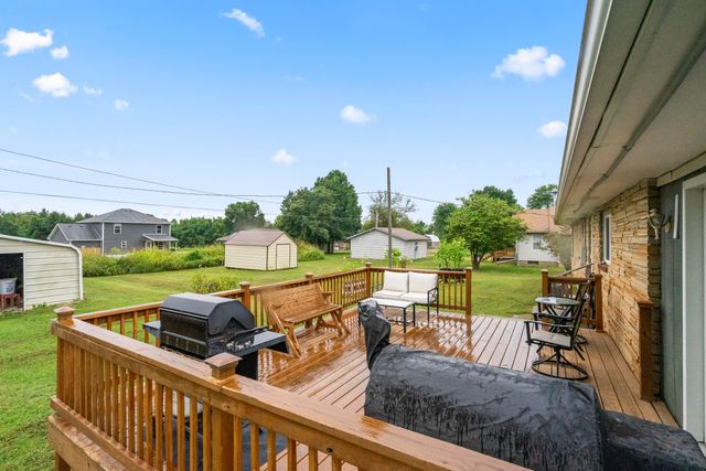 708 West Street, Stockton, MO 65785