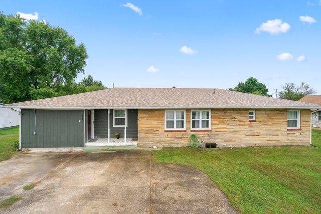 708 West Street, Stockton, MO 65785