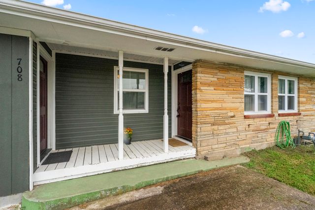 708 West Street, Stockton, MO 65785