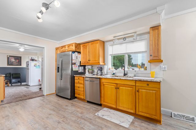 708 West Street, Stockton, MO 65785