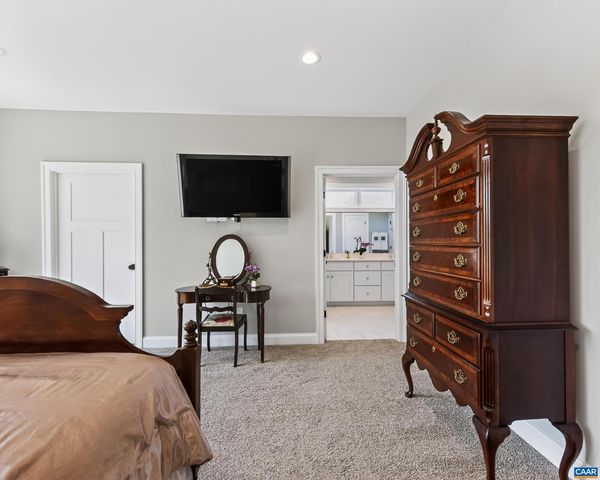 28 RED PINE DR, Zion Crossroads, VA 22942