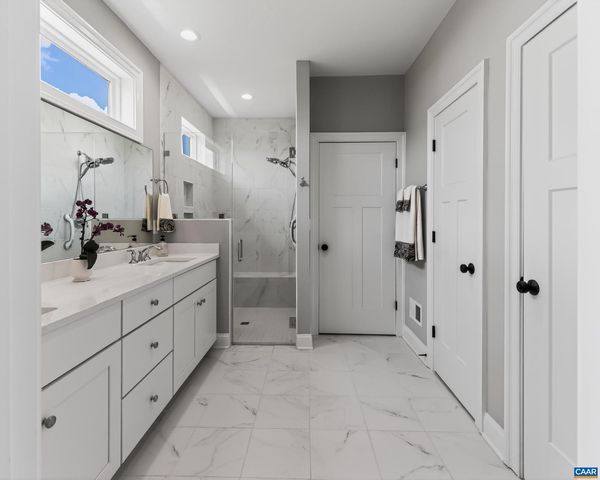 28 RED PINE DR, Zion Crossroads, VA 22942